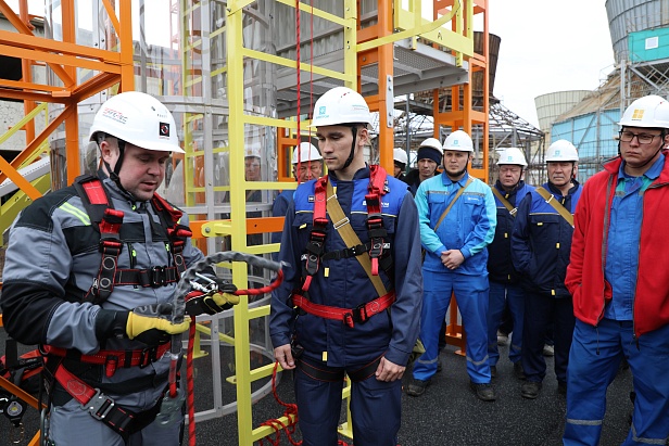 г.Новочебоксарск.На «Химпроме» открыт «Альпинист» – первый в Чувашии полигон обучения высотным работам
